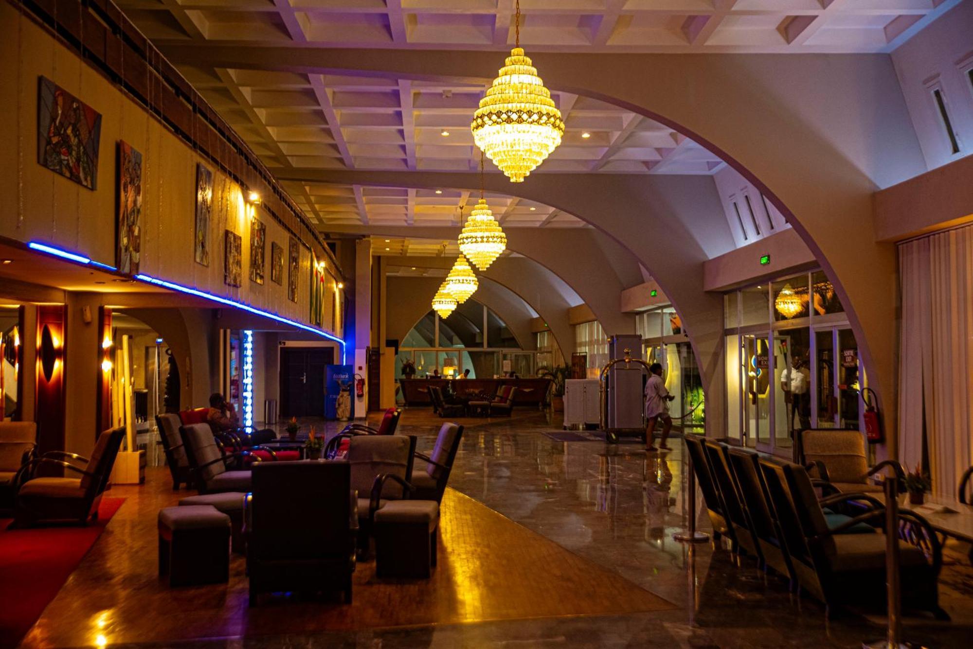 Hotel Sarakawa Lomé Exteriör bild